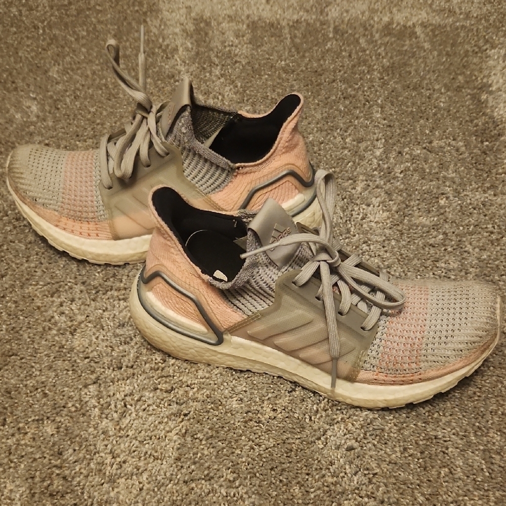 Adidas Gray and Pink Boosts 6.5 Athletic Shoes Performance Comfort Barbiecore